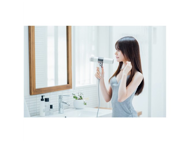KINUJO ヘアドライヤー 363g KINUJO、重さ約363gのプロ仕様ヘアドライヤー「KINUJO Pro Hair