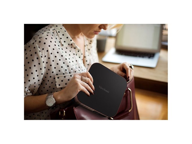 ViewSonic、天井や床に投射できるモバイルプロジェクター「M1+_