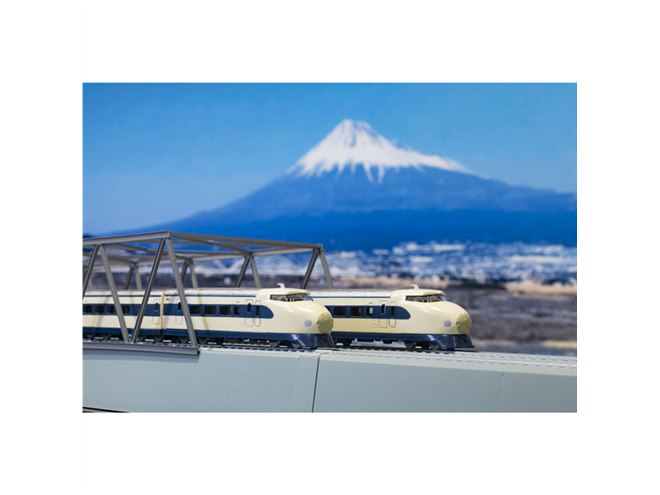 省スペースで楽しめる、東海道新幹線「0系」「N700S」模型が一部