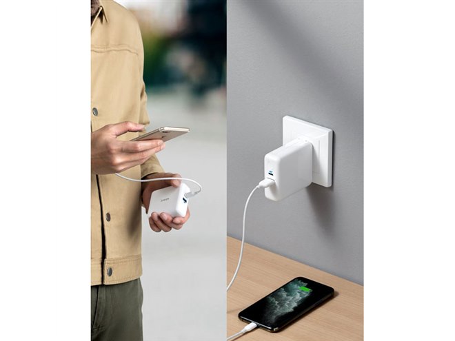 au×Anker、急速充電器一体型＆Type-C搭載の「Anker PowerCore