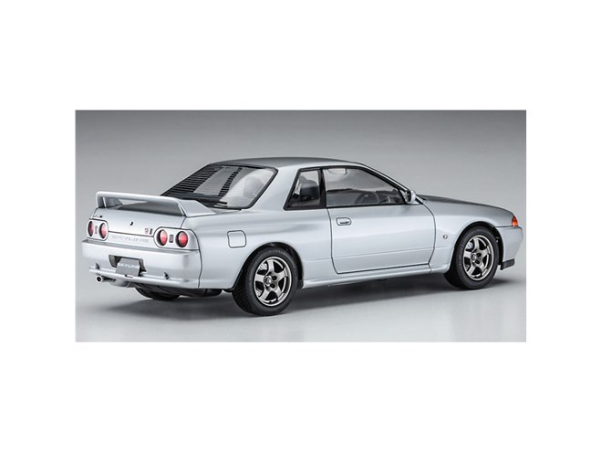 R32スカイラインGT-R」前期型が1/24模型に、ダクト穴なしのフロントバンパーを追加 - 価格.com