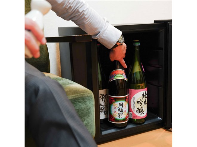 俺の酒蔵”一升瓶を5本縦置きできる日本酒セラー、サンコーから発売 - 価格.com