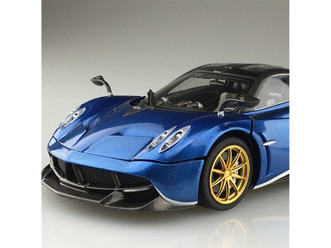 AOSHIMA、パガーニ ウアイラの純正エアロ仕様「パチェットテンペスタ