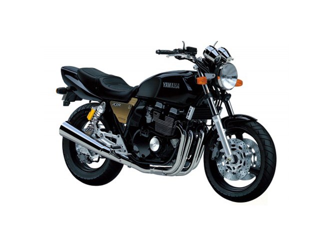 1993年の「XJR400」1/12模型、エンジンは“実車さながらの組み立て”を