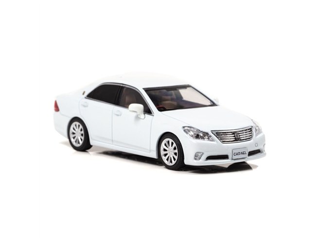 13代目のトヨタクラウンがダイキャスト製1/43スケールモデルで登場