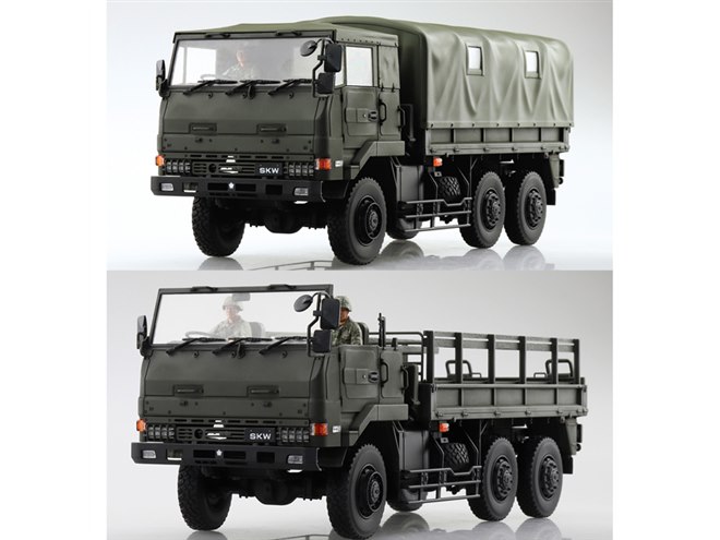 最新型「3 1/2tトラック」1/35模型、幌あり/なしを組み立て選択