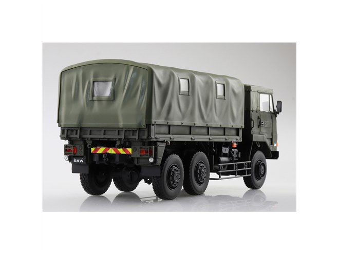 最新型「3 1/2tトラック」1/35模型、幌あり/なしを組み立て選択
