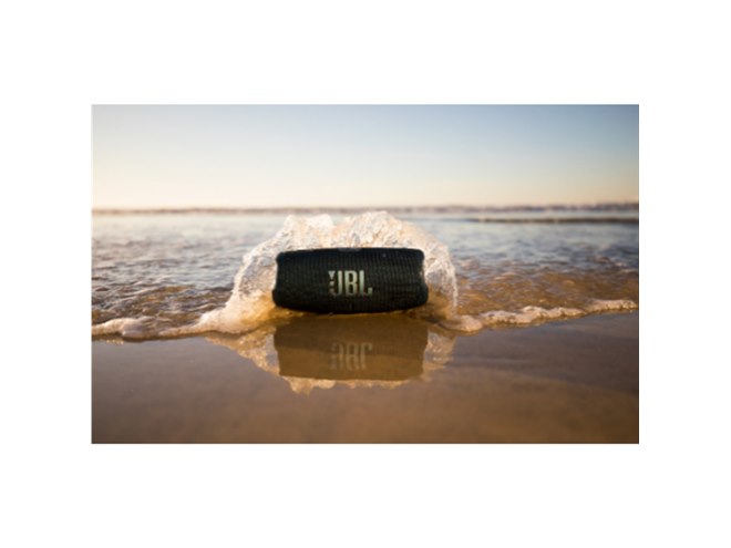 JBL、モバイルバッテリー機能付きBluetoothスピーカー「CHARGE 5