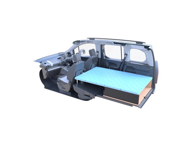シトロエン・ベルランゴ」用の車中泊キット「アグレ・ベッド