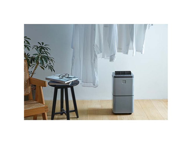 レコルト、コンプレッサー式を採用した「部屋干し除湿機