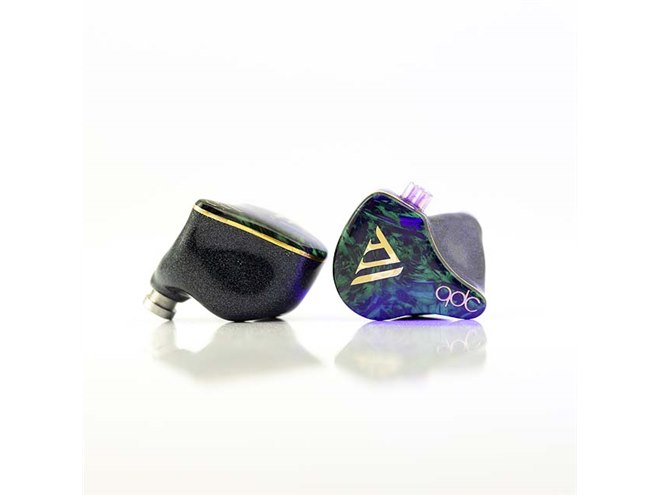 qdc、10基のBAドライバーなどを搭載した新フラグシップIEM