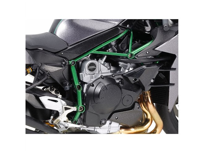 タミヤ、スーパーバイク「カワサキ Ninja H2 CARBON」1/12模型を本日7