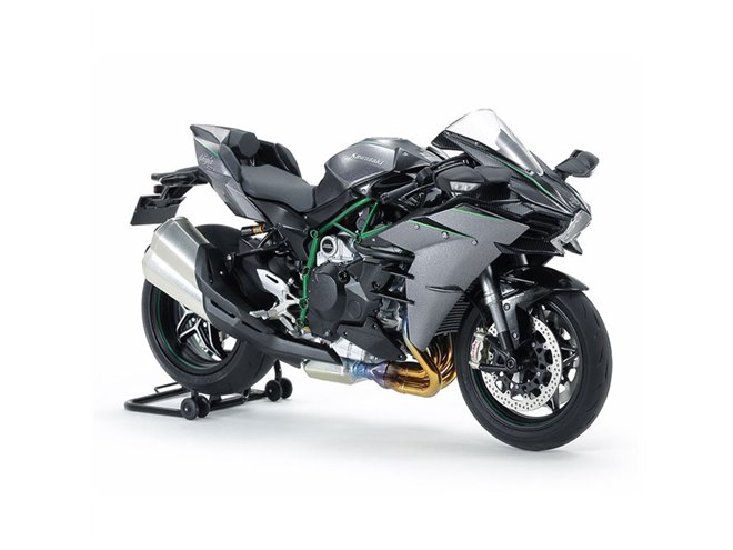 タミヤ、スーパーバイク「カワサキ Ninja H2 CARBON」1/12模型を本日7 