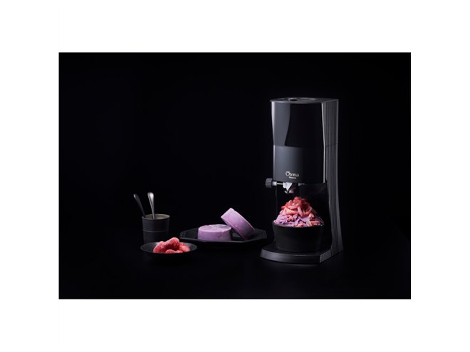 ドウシシャ、オールブラック仕様の「とろ雪かき氷器 プレミアム」を