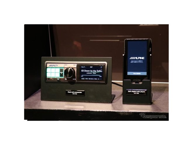 沈黙を破り突如登場した最先端カーオーディオシステム「AlpineF