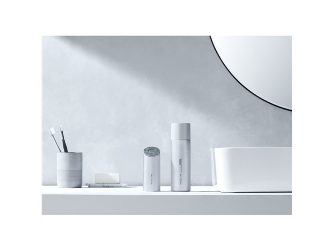 泡と音波振動で“こすらない”洗顔「イオンフェイシャルブラシ」が本日7