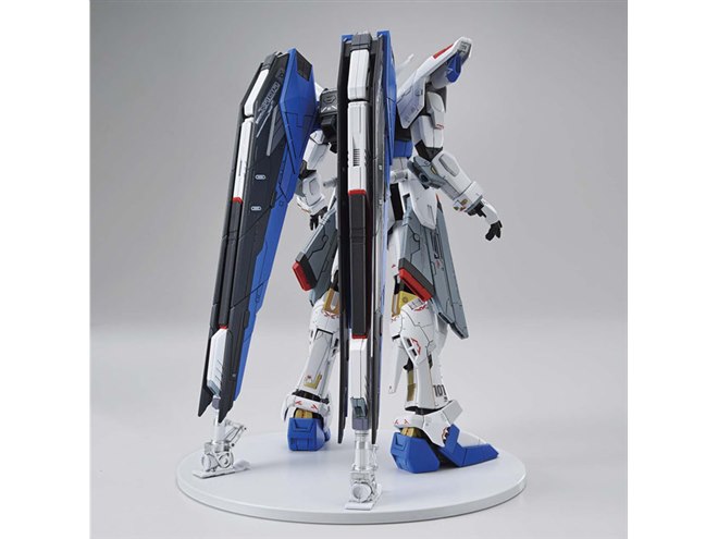 実物大フリーダムガンダム立像を「フルメカニクス1/100」で立体化、9月