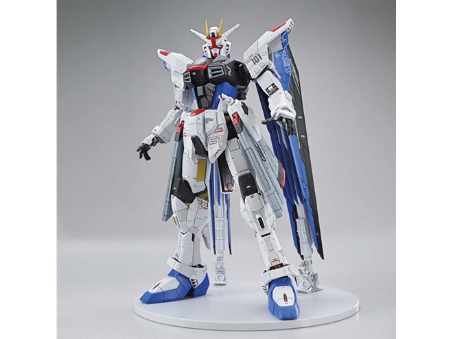 ガンプラ 塗装済完成品 フルメカニクス フリーダムガンダム Ver.GCP 実物大フリーダムガンダム立像を「フルメカニクス1/100」で立体化、9月