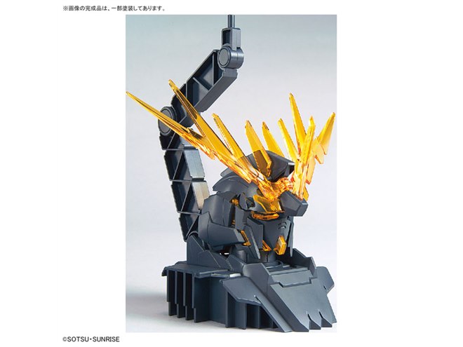 ユニコーンガンダム/バンシィの頭部を冠した1/48ヘッドディスプレイ、7