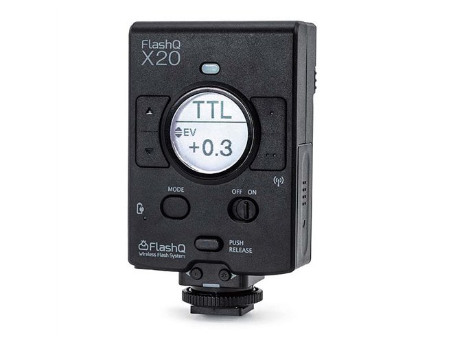 LightPix Labs、背面に液晶を搭載したフラッシュ「FlashQ X20