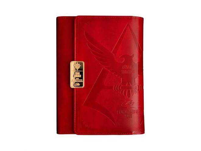 バンダイ、「機動戦士ガンダム」深紅の“シャア専用”手帳2022年版を予約