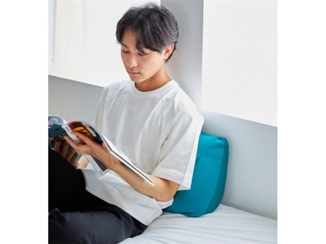 うつ伏せで“寝落ち”できるゲーミングクッション「NeOchi PillOw」に