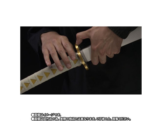 バンダイが「鬼滅の刃」我妻善逸の日輪刀を約1/1で再現、抜刀シーンも