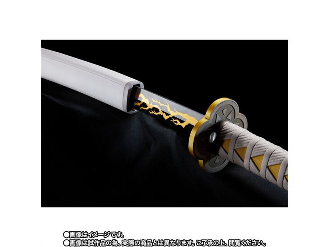 バンダイが「鬼滅の刃」我妻善逸の日輪刀を約1/1で再現、抜刀シーンも