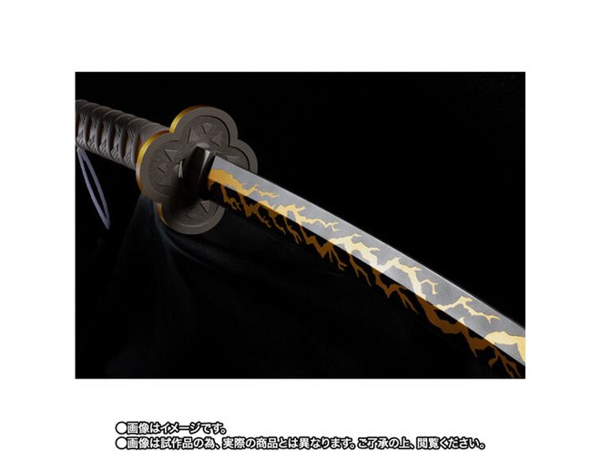 バンダイが「鬼滅の刃」我妻善逸の日輪刀を約1/1で再現、抜刀シーンも