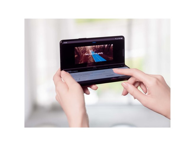 サムスン、折りたたみ新スマホ「Galaxy Z Fold3 5G」「Galaxy Z Flip3