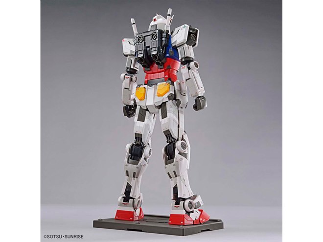 動くガンダム”を再現した限定ガンプラ「1/48 RX-78F00 ガンダム」が本日8/21発売 - 価格.com