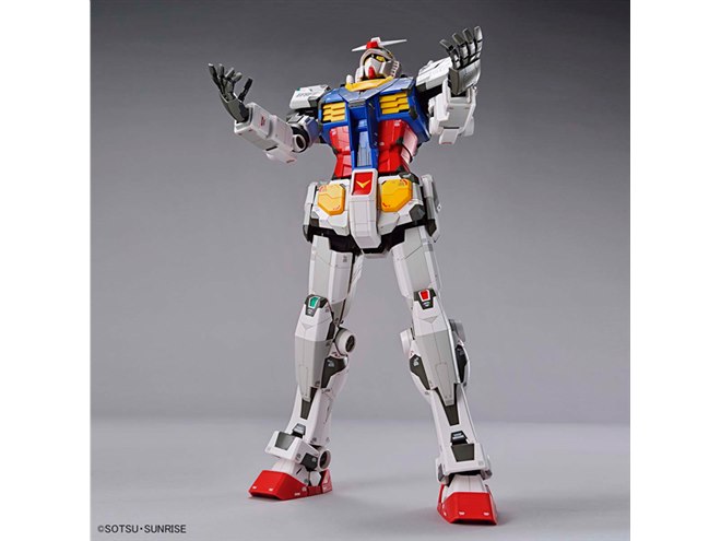 動くガンダム”を再現した限定ガンプラ「1/48 RX-78F00 ガンダム」が本日8/21発売 - 価格.com