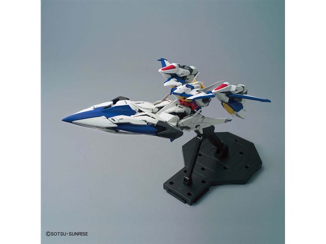 バンダイ、“変形機構”対応のガンプラ「MG 1/100 エクリプスガンダム