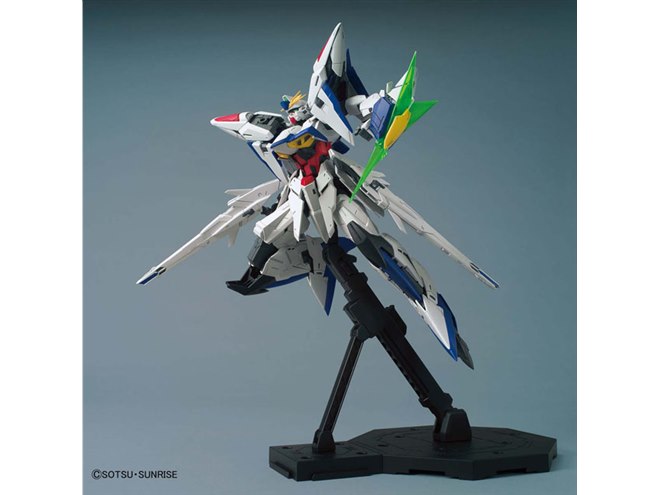 バンダイ、“変形機構”対応のガンプラ「MG 1/100 エクリプスガンダム
