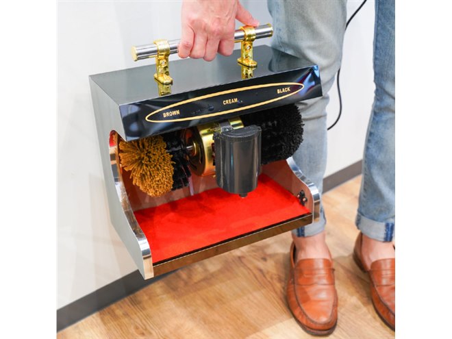 サンコー、履いたまま磨ける全自動革靴ポリッシャー「靴磨き職人
