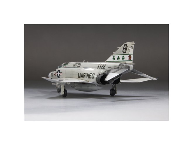 1/72「アメリカ海兵隊F-4J 戦闘機 “マリーンズ”」特装版