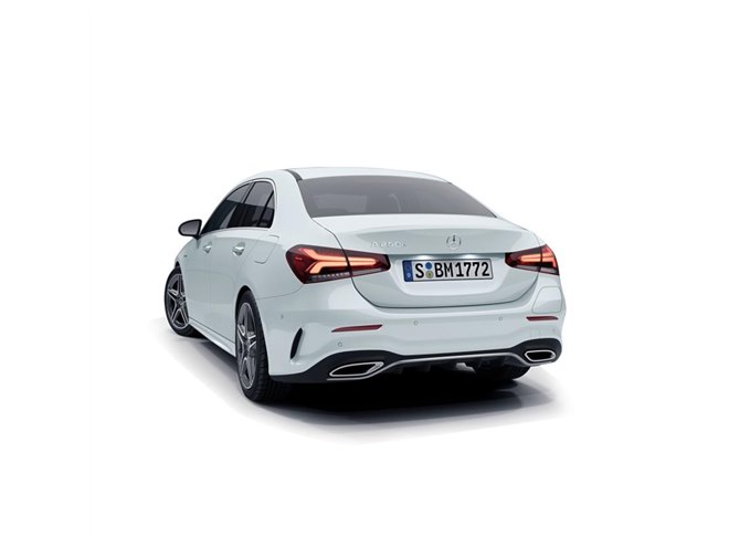 メルセデス・ベンツがコンパクトモデルの装備を拡充 同時に価格も改訂