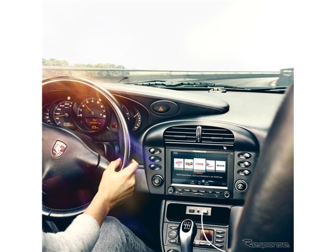 クラシックポルシェでApple CarPlay、新デバイス2種の販売開始