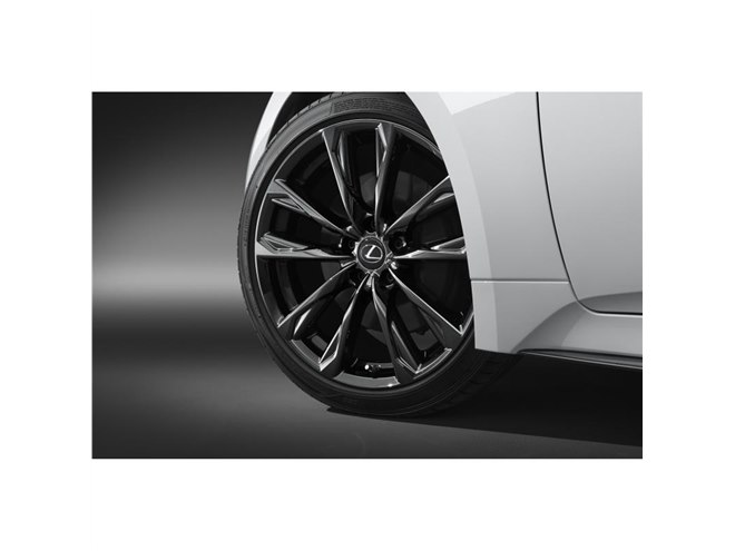 レクサスIS」の一部改良モデルが登場 スタイリッシュな特別仕様車も2