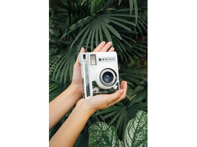 ジャンク品【LOMO】カメラ+ロモフラッシュセット 箱+説明書付き LOMO (ロモグラフィー) フィルムカメラ ジャンク品の為保証無 LC