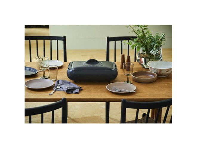 レコルト、鉄板にヒーター内蔵した“超火力”「ホットプレート RHP-1