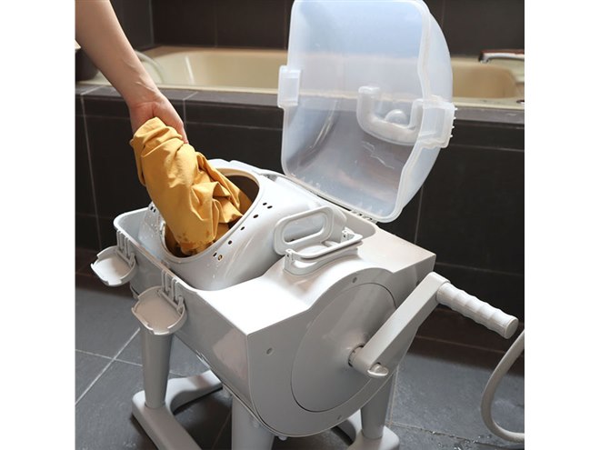 ぶん回すドラム式洗濯機「ぐるぐるぶんまわ槽」が7,980円で発売