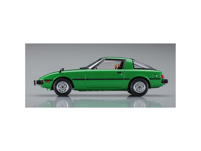 ハセガワ、1978年デビュー「マツダ サバンナ RX-7」の1/24模型を