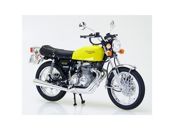 AOSHIMA、セミフラット/スタンダードハンドル選択式の「CB400FOUR-I