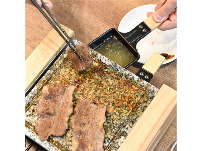 俺の石 ひとり焼肉\u201dを天然石焼きプレートで味わえる「俺の石焼きプレート
