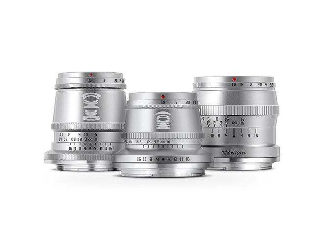Amazon | Nikon ミラーレス一眼カメラ Z fc ボディ Zfc シルバー