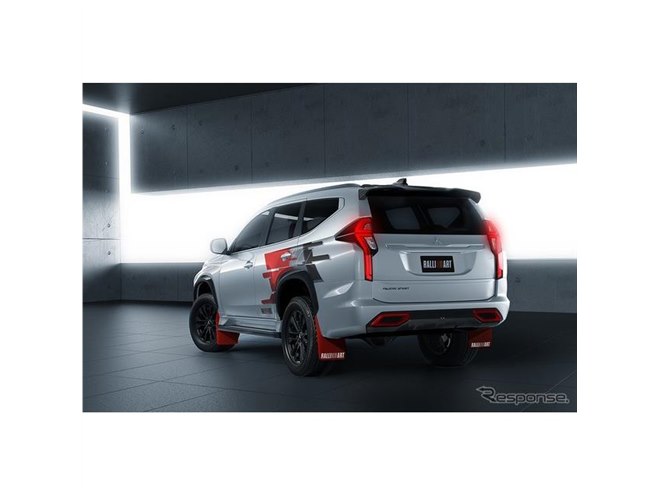 復活のラリーアート第1弾!! トライトン/パジェロスポーツに特別仕様