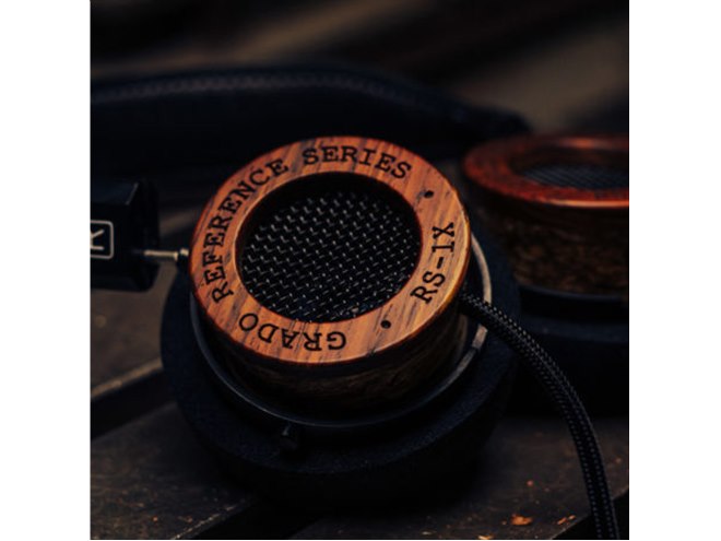 GRADO、新開発「ウッドハウジング」採用のオープン型ヘッドホン「RS1x」「RS2x」 - 価格.com