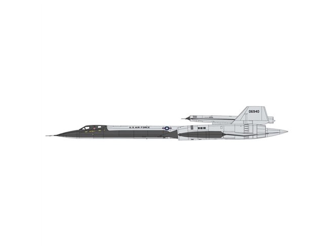 ハセガワ、超音速無人偵察機を搭載したブラックバードを1/72