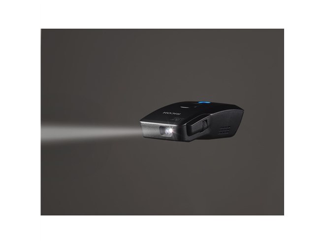 リコー、手持ちプロジェクター「RICOH Image Pointer GP01」を本日12/15発売 - 価格.com